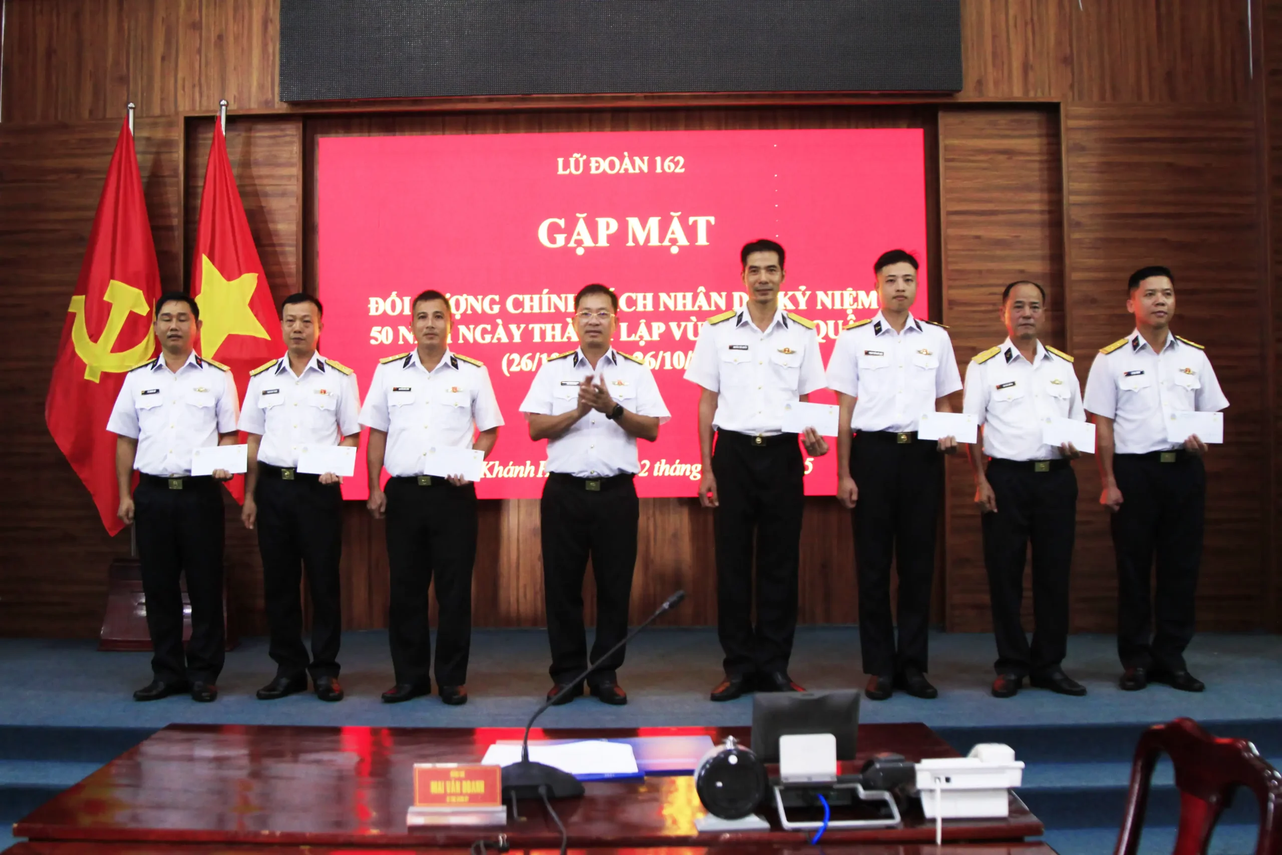 Lữ đoàn 162 gặp mặt đối tượng chính sách nhân kỷ niệm 50 năm ngày thành lập Vùng 4 Hải quân