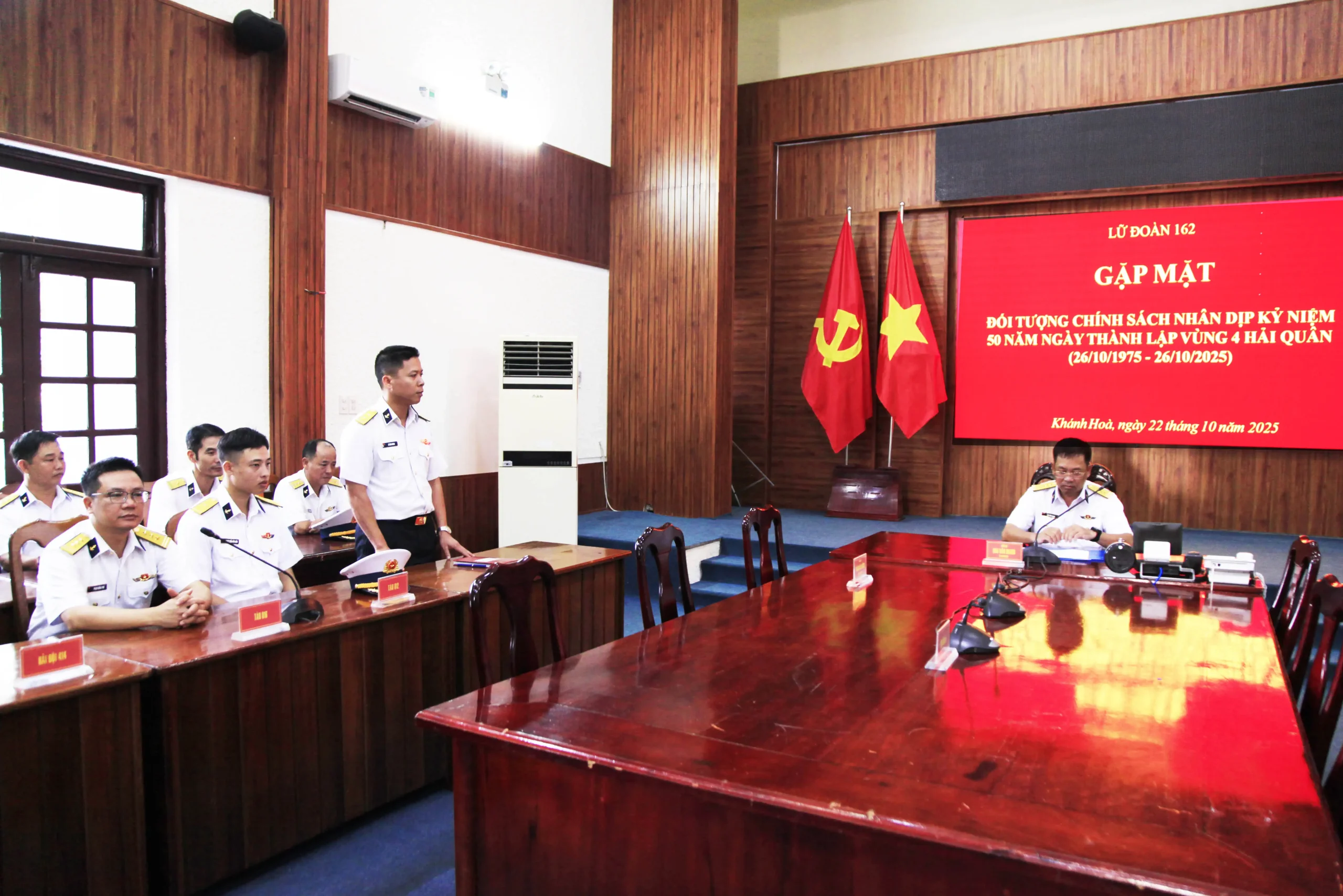 Lữ đoàn 162 gặp mặt đối tượng chính sách nhân kỷ niệm 50 năm ngày thành lập Vùng 4 Hải quân