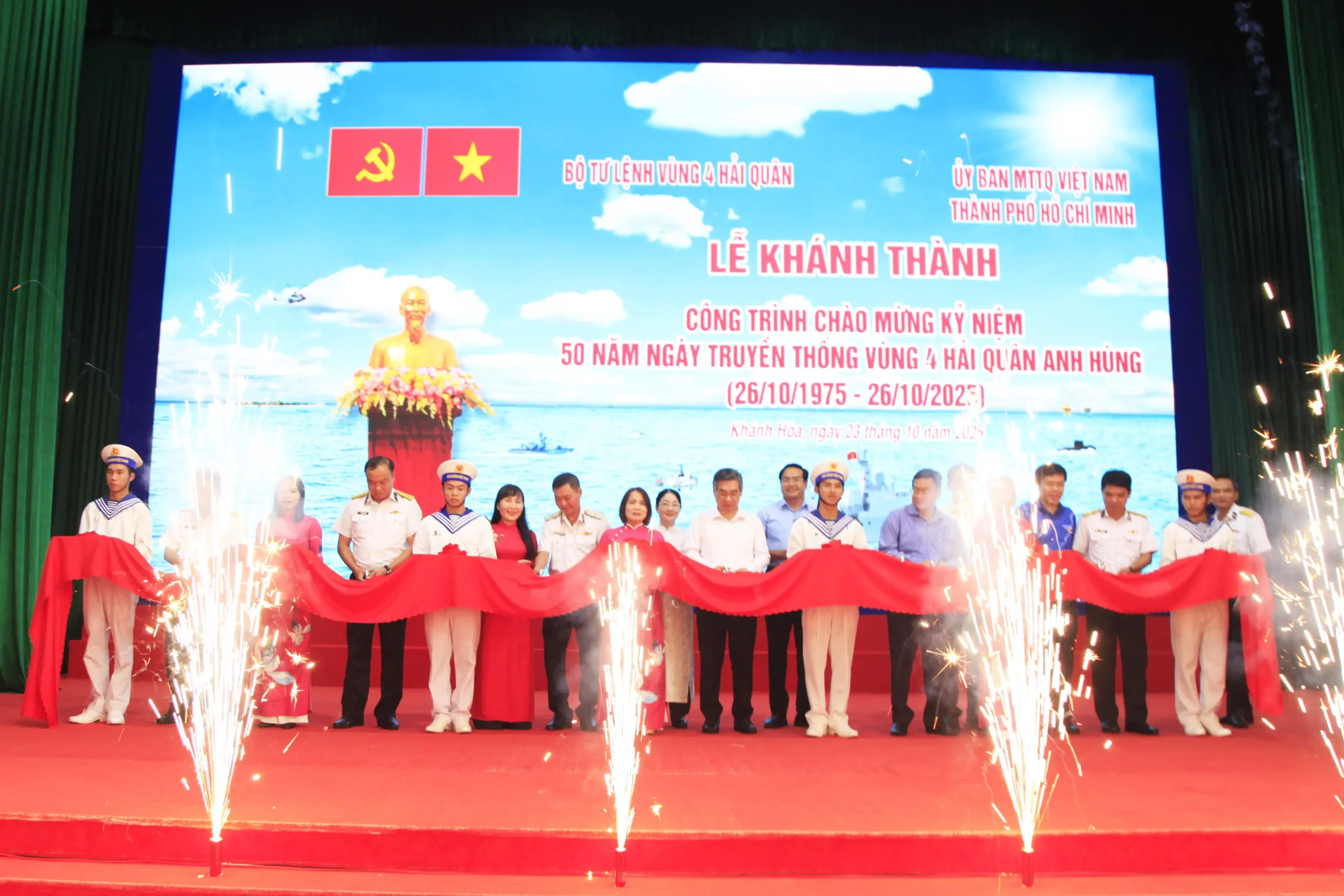 Khánh thành nhiều công trình ý nghĩa chào mừng kỷ niệm 50 năm ngày truyền thống Vùng 4 Hải quân anh hùng
