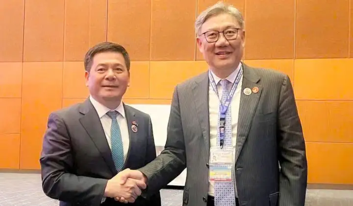 Bộ trưởng Nguyễn Hồng Diên làm việc với Bộ trưởng Bộ Thương mại Trung Quốc Vương Văn Đào