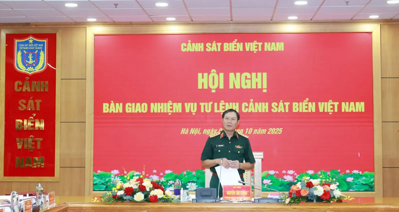 Hội nghị bàn giao chức trách, nhiệm vụ Tư lệnh Cảnh sát biển Việt Nam