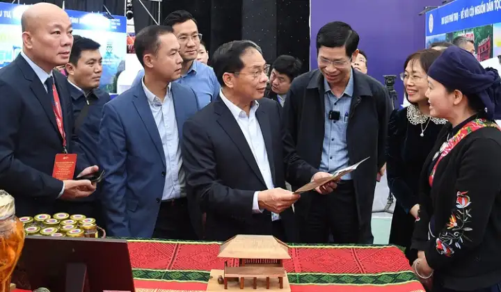 Sẵn sàng cho Lễ khai mạc Hội chợ Mùa Thu 2025