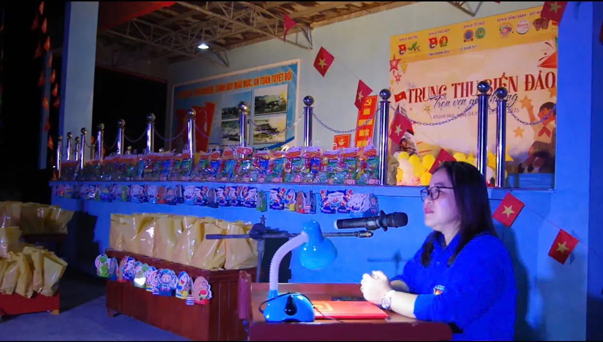 Lữ đoàn 957 tổ chức chương trình “Trung thu biển đảo, trọn vẹn yêu thương” năm 2025