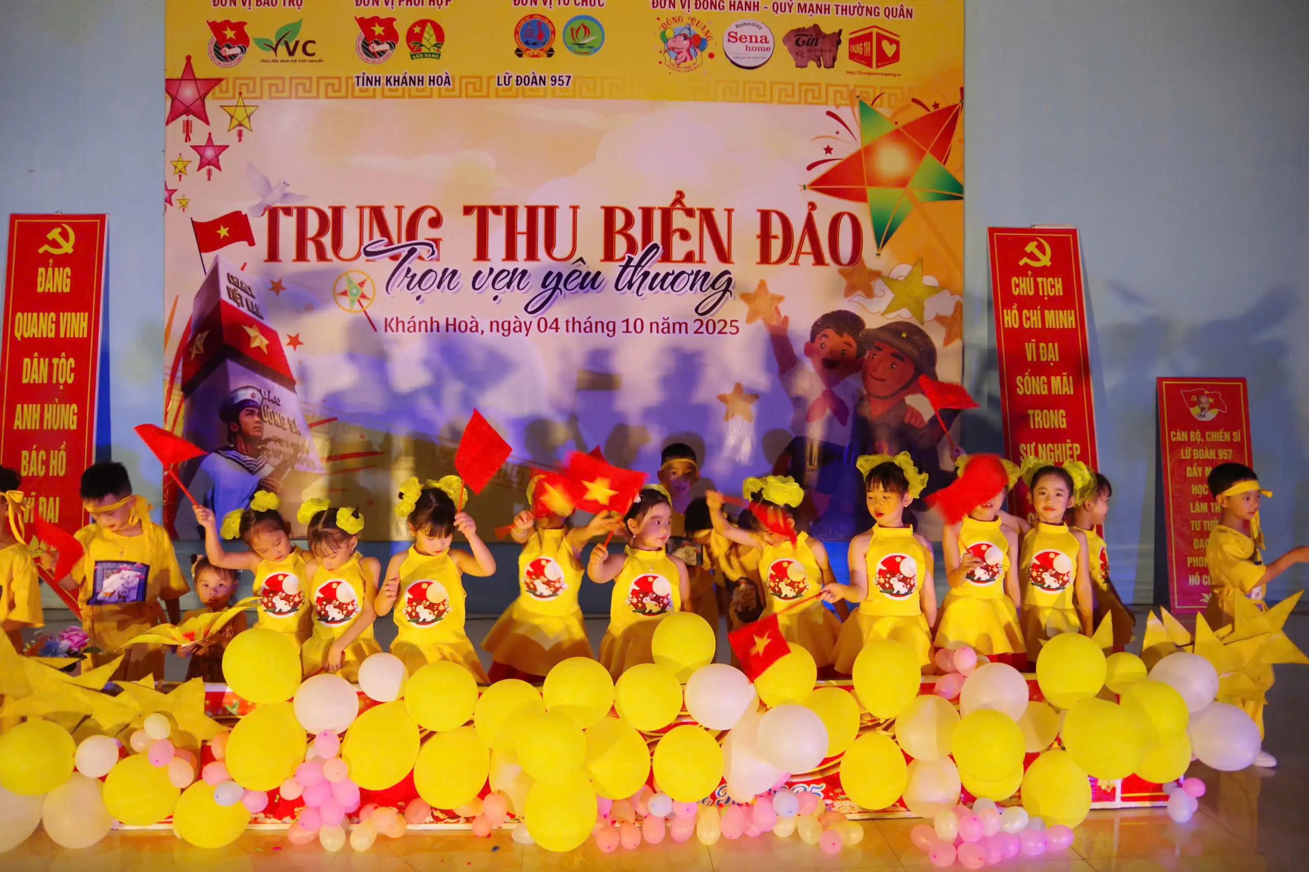 Lữ đoàn 957 tổ chức chương trình “Trung thu biển đảo, trọn vẹn yêu thương” năm 2025