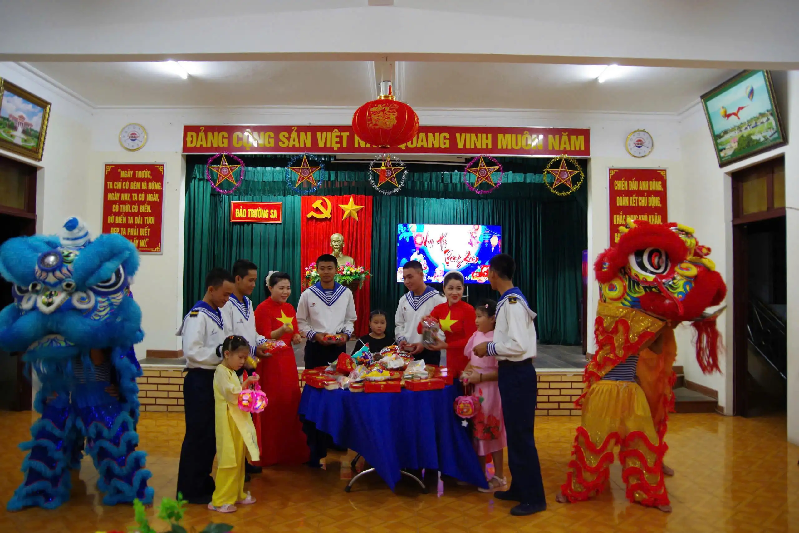 Trung thu ấm áp trên Đặc khu Trường Sa