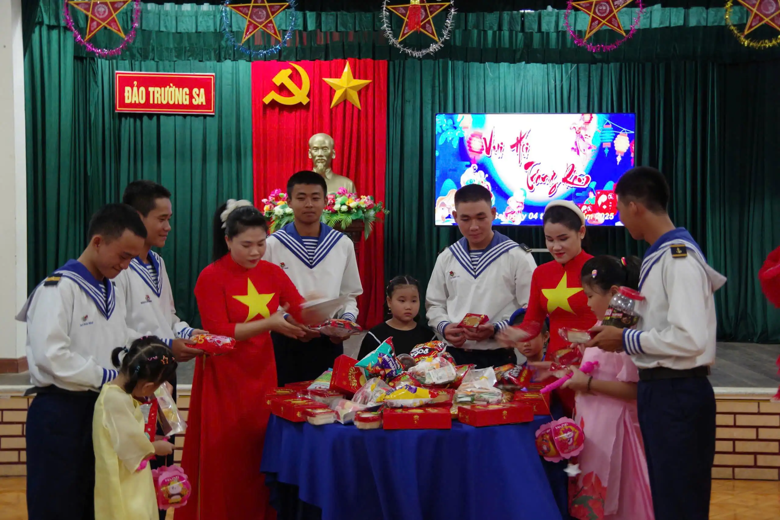 Trung thu ấm áp trên Đặc khu Trường Sa