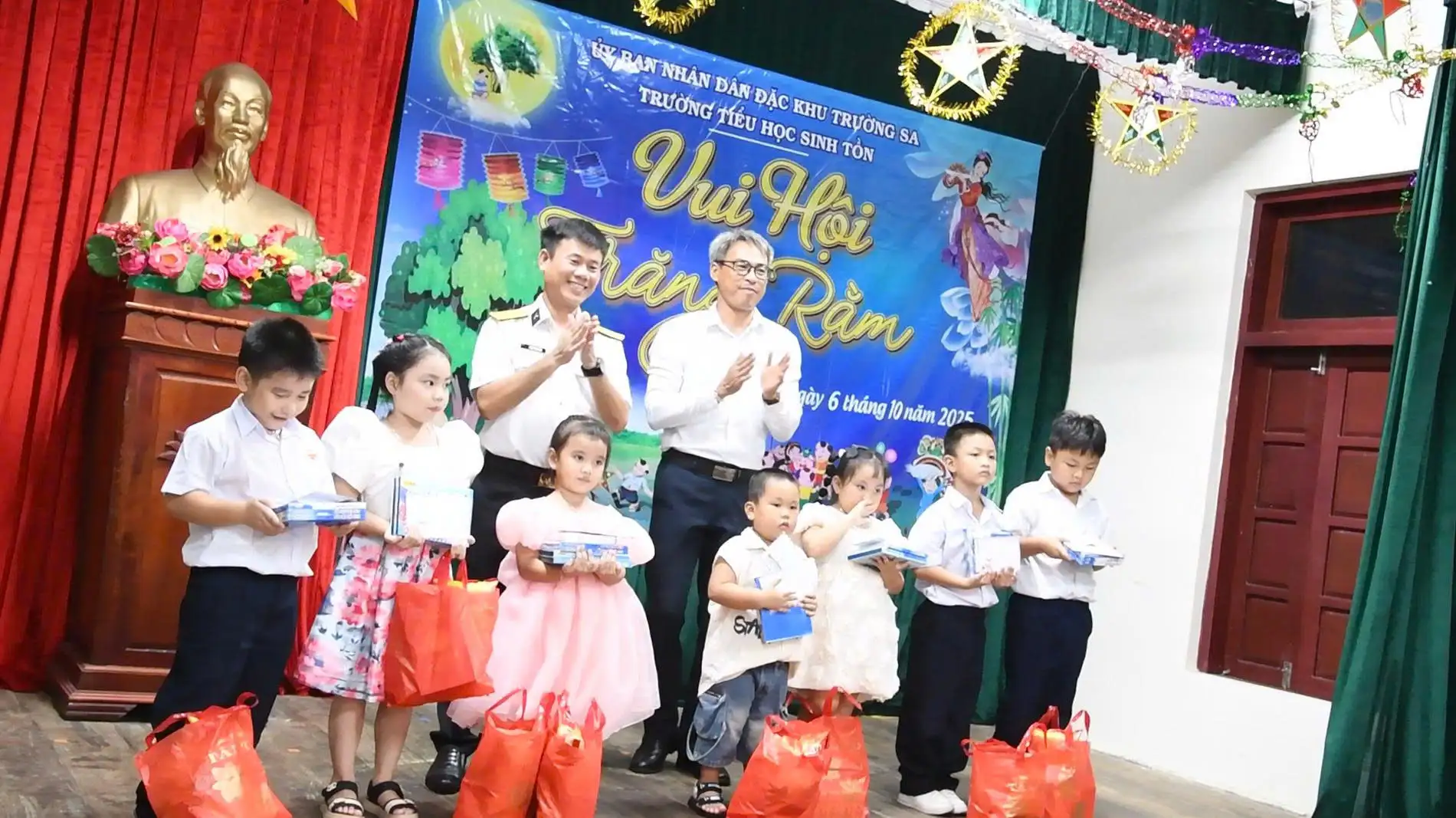 Trung thu ấm áp trên Đặc khu Trường Sa