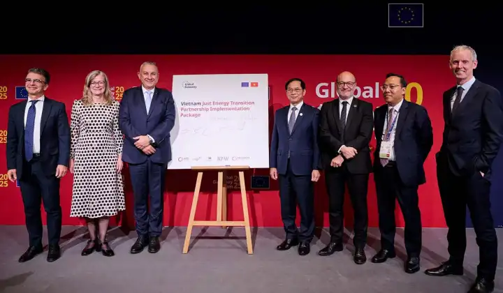 Thứ trưởng Nguyễn Hoàng Long dự lễ công bố gói hỗ trợ 43 triệu euro của EU cho Việt Nam