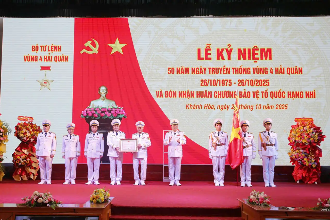 Vùng 4 Hải quân đồng loạt tổ chức các hoạt động giáo dục truyền thống, hướng tới lễ kỷ niệm 50 năm