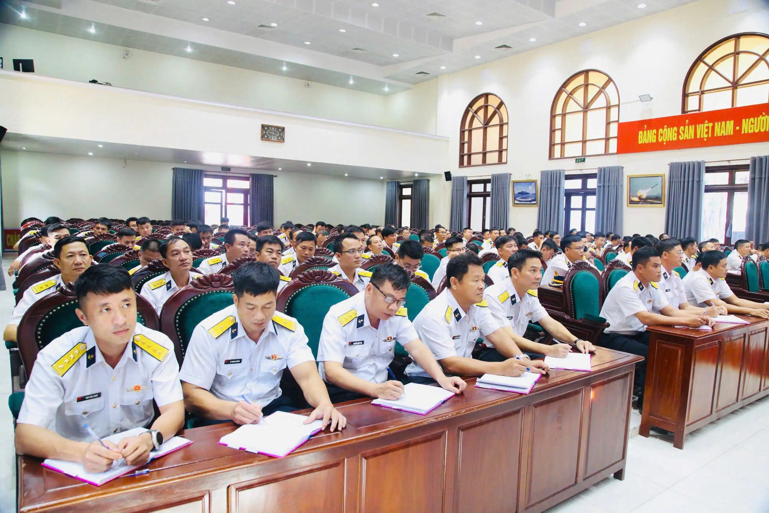 Vùng 4 Hải quân: Tổ chức Hội nghị thông báo nhanh kết quả Hội nghị Trung ương XIII và Đại hội Đảng bộ Quân đội lần thứ XII