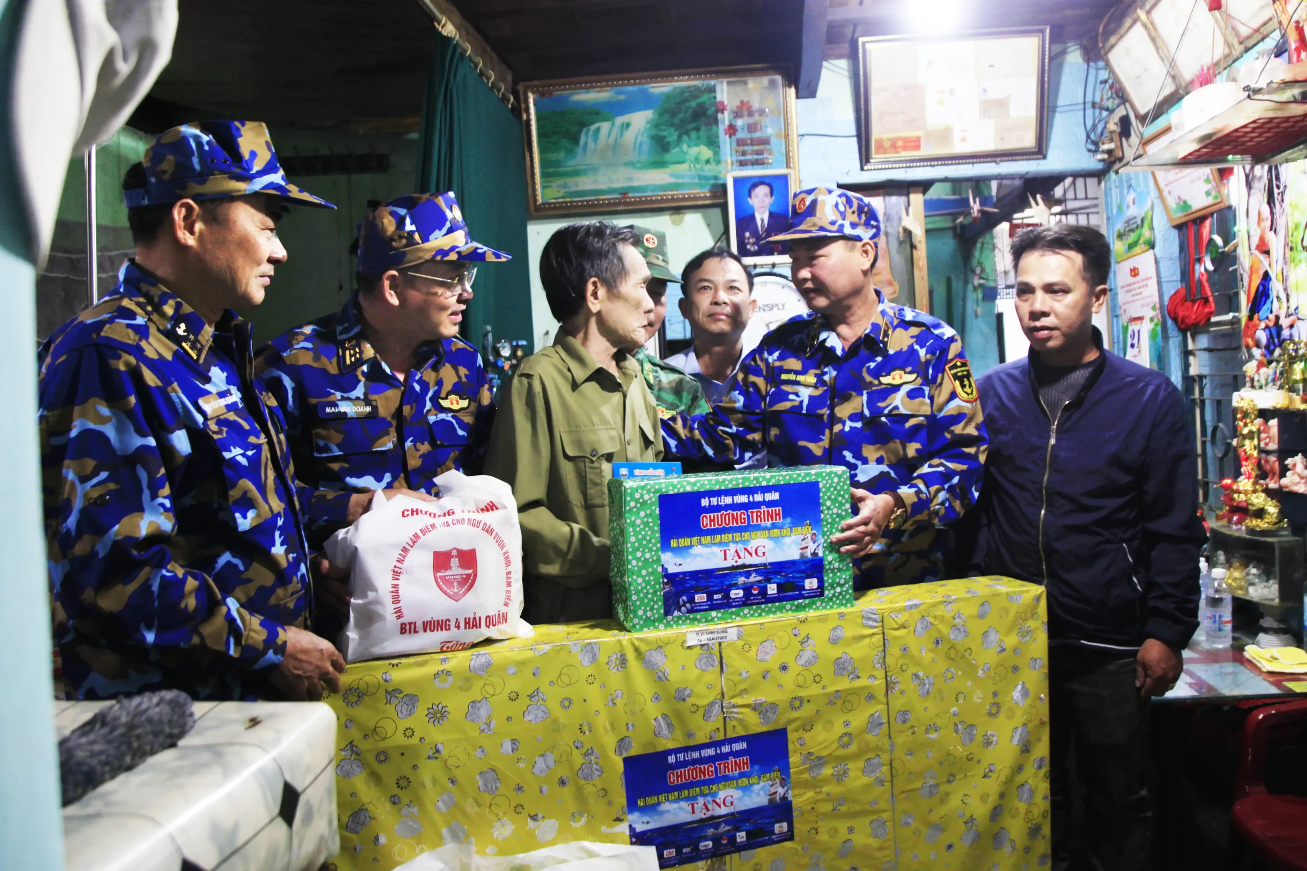 VÙNG 4 HẢI QUÂN ĐỒNG HÀNH CÙNG NGƯ DÂN GIA LAI VƯƠN KHƠI BÁM BIỂN.