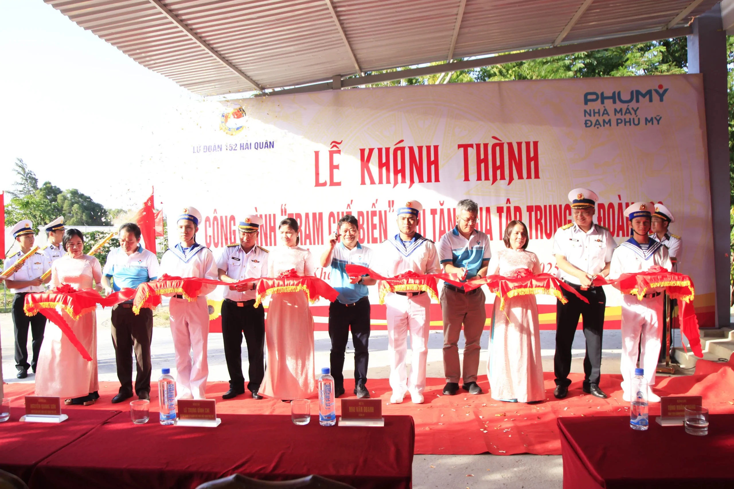 Nhà máy Đạm Phú Mỹ thăm, giao lưu với cán bộ, chiến sỹ Lữ đoàn 162, Vùng 4 Hải quân