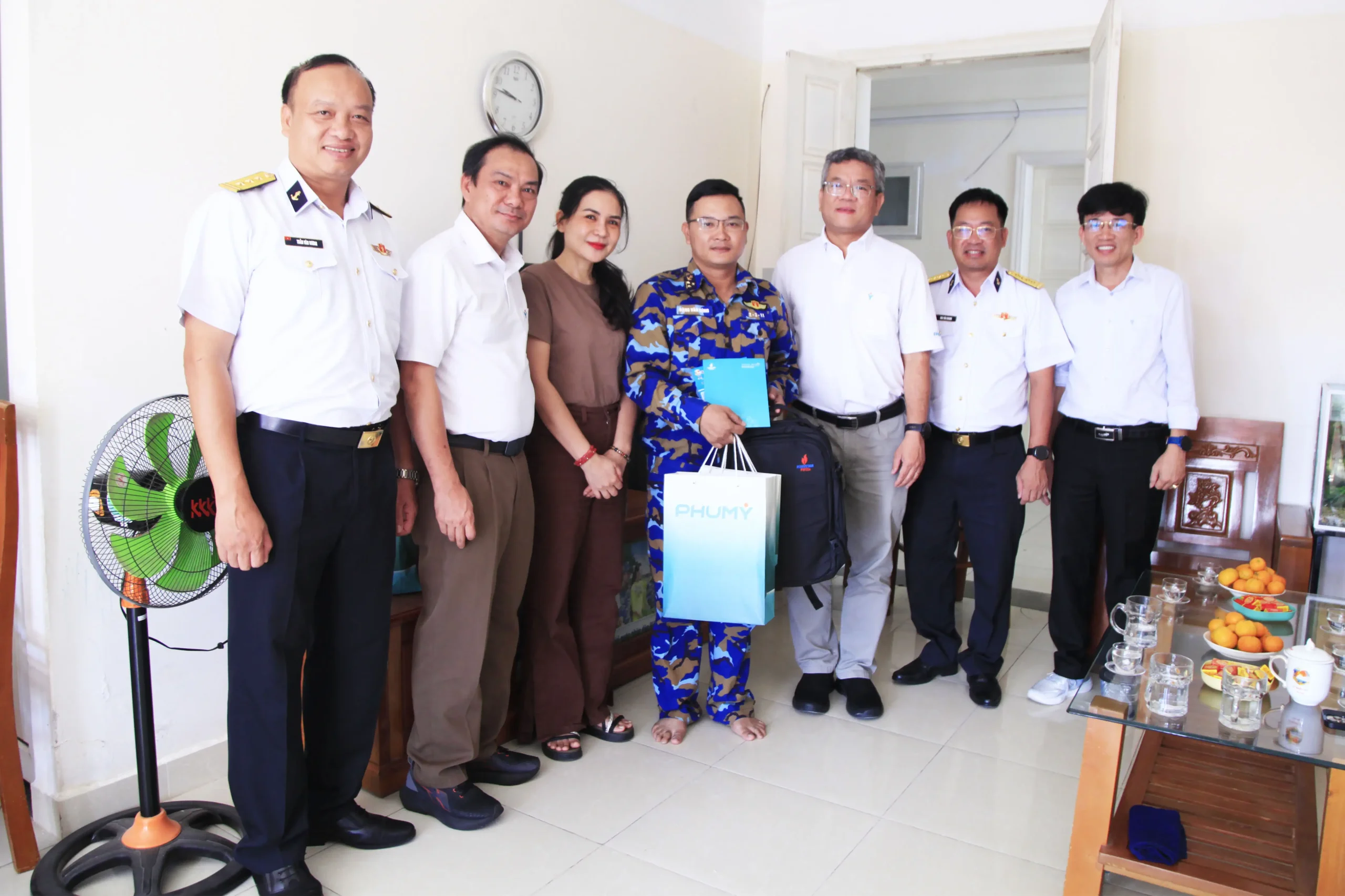 Nhà máy Đạm Phú Mỹ thăm, giao lưu với cán bộ, chiến sỹ Lữ đoàn 162, Vùng 4 Hải quân