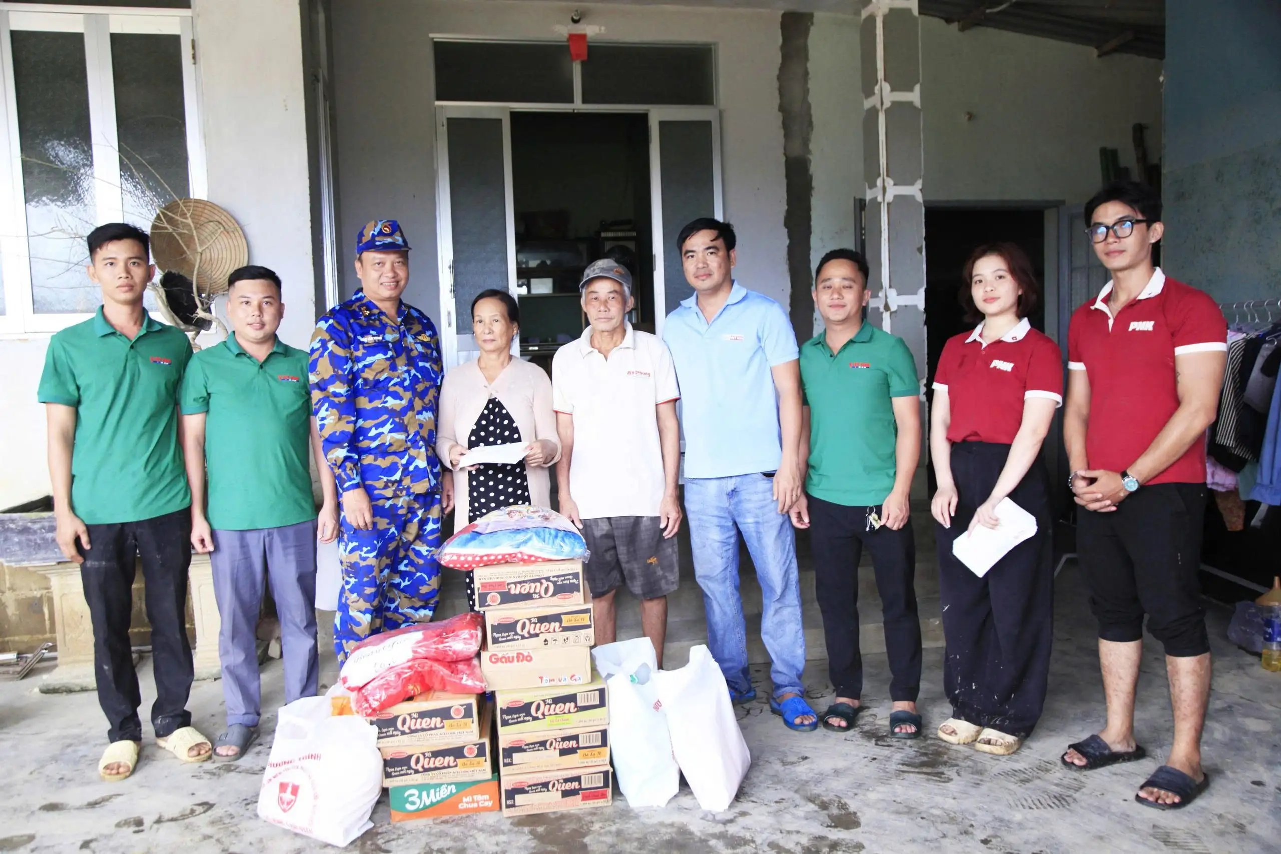 Hơn 500 phần quà hướng về đồng bào vùng lũ