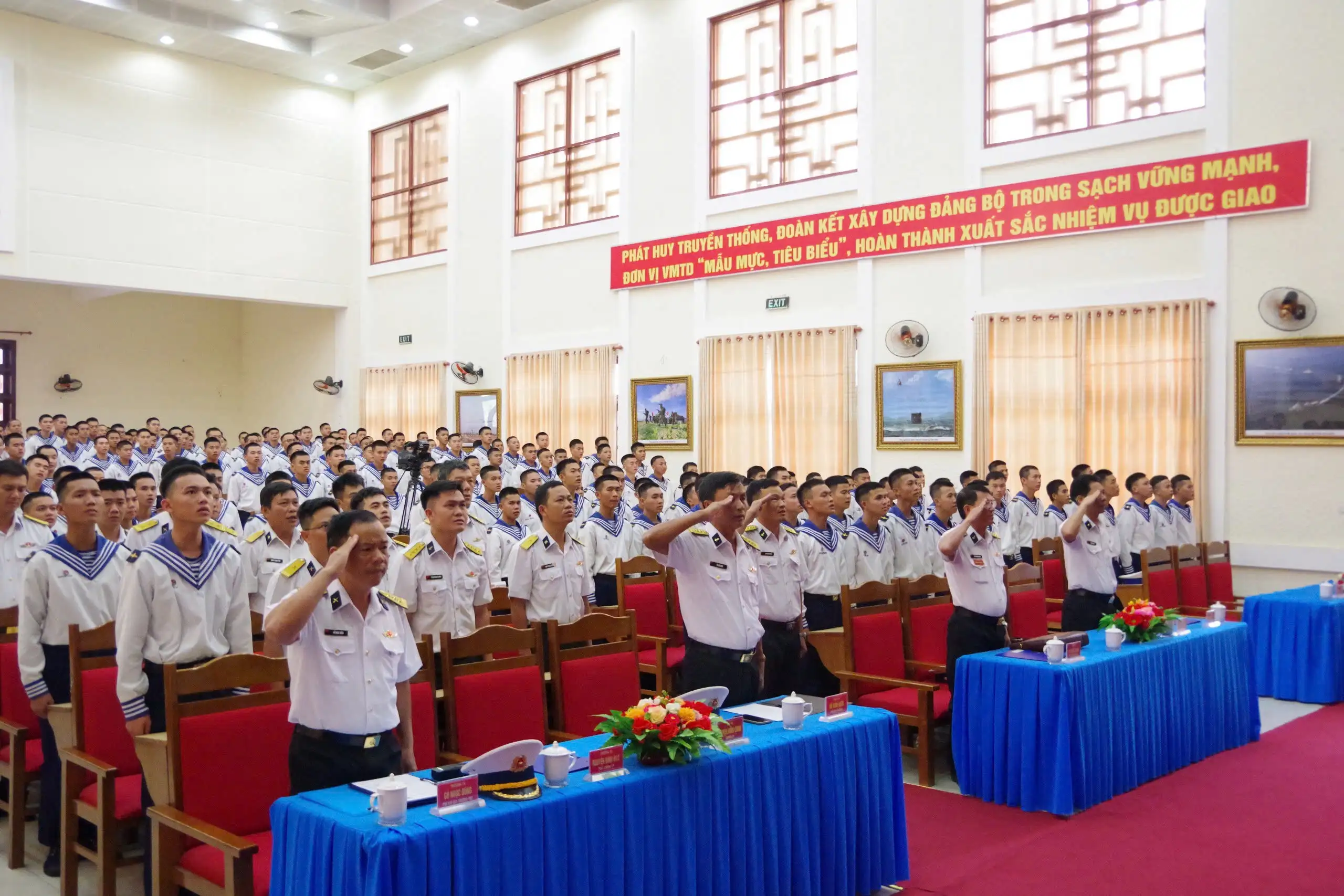 Trung tâm Huấn luyện Vùng 4 Hải quân tổ chức lễ tốt nghiệp đào tạo chuyên môn kỹ thuật sơ cấp khoá 29 đối tượng 5 tháng năm 2025