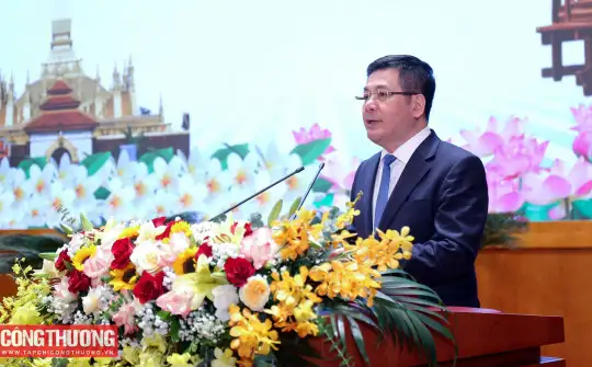 Khai mạc Hội nghị hợp tác phát triển thương mại biên giới Việt Nam – Lào lần thứ XIII