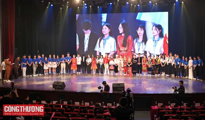 [ĐANG DIỄN RA] Vòng Chung kết Cuộc thi “Tìm hiểu pháp luật về sử dụng năng lượng tiết kiệm và hiệu quả”