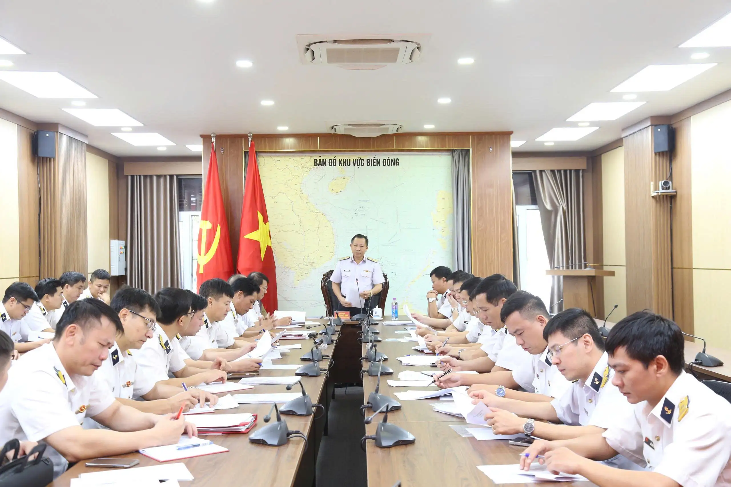 Kiểm tra công tác phát triển khoa học công nghệ, đổi mới sáng tạo và chuyển đổi số tại Vùng 4 Hải quân