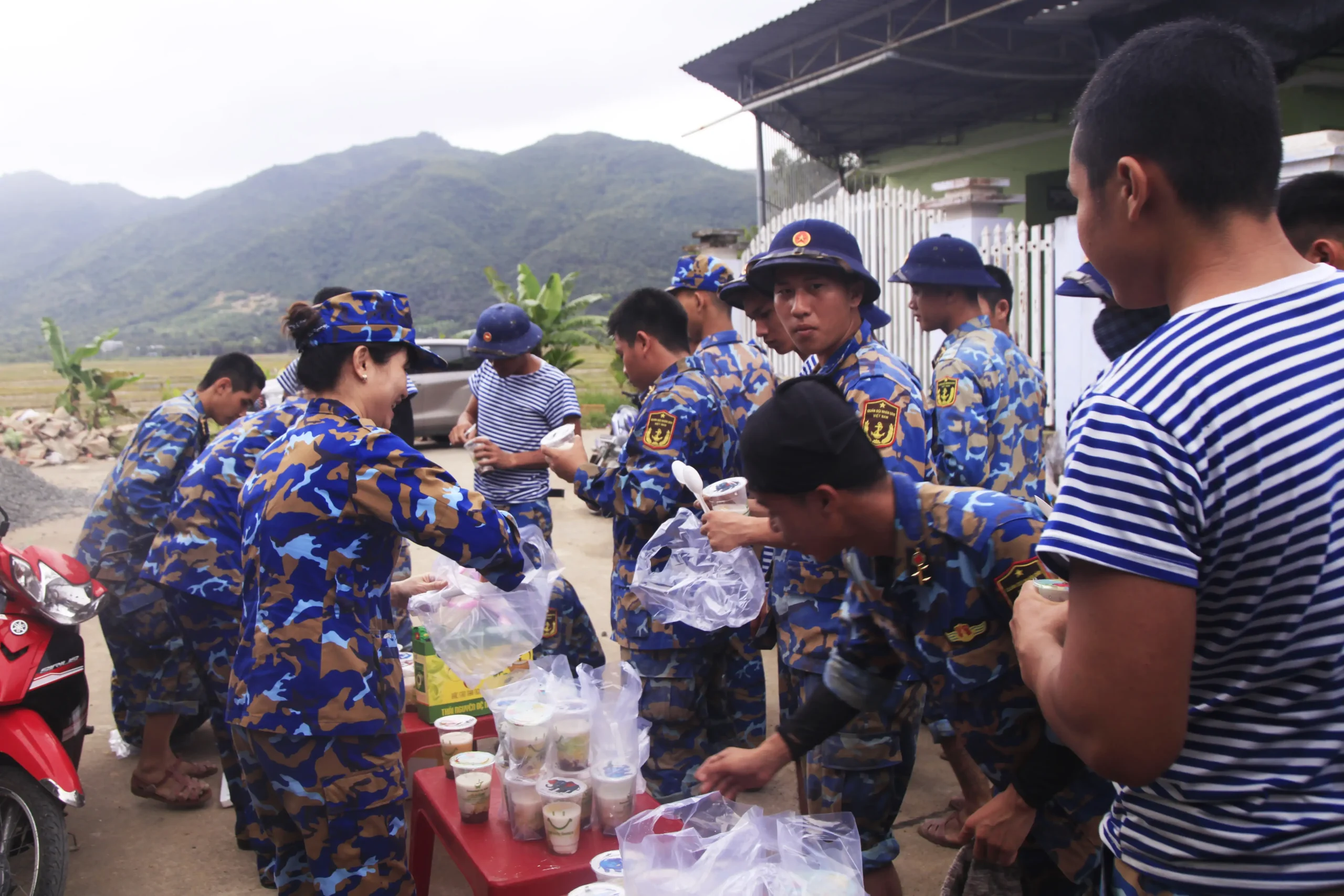 Lữ đoàn 162, Vùng 4 Hải quân thăm, động viên, nắm tình hình bộ đội thực hiện chiến dịch Quang Trung