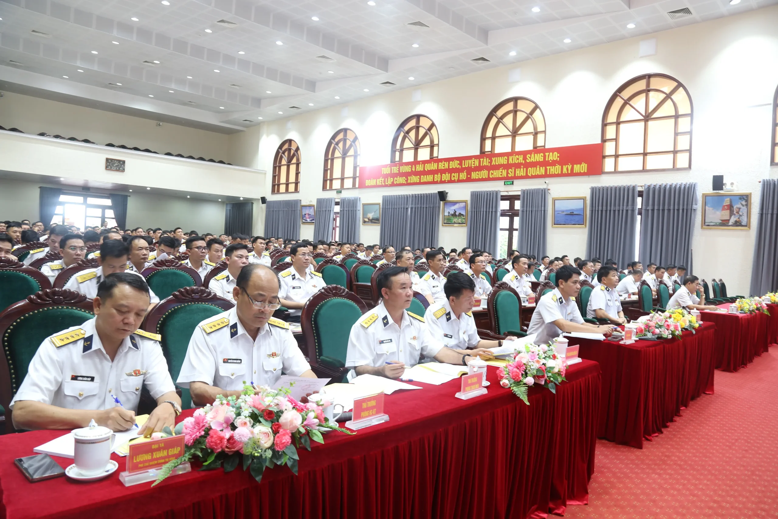 VÙNG 4 HẢI QUÂN: Tổ chức Hội nghị tổng kết công tác Đảng, công tác chính trị (CTĐ, CTCT) năm 2025