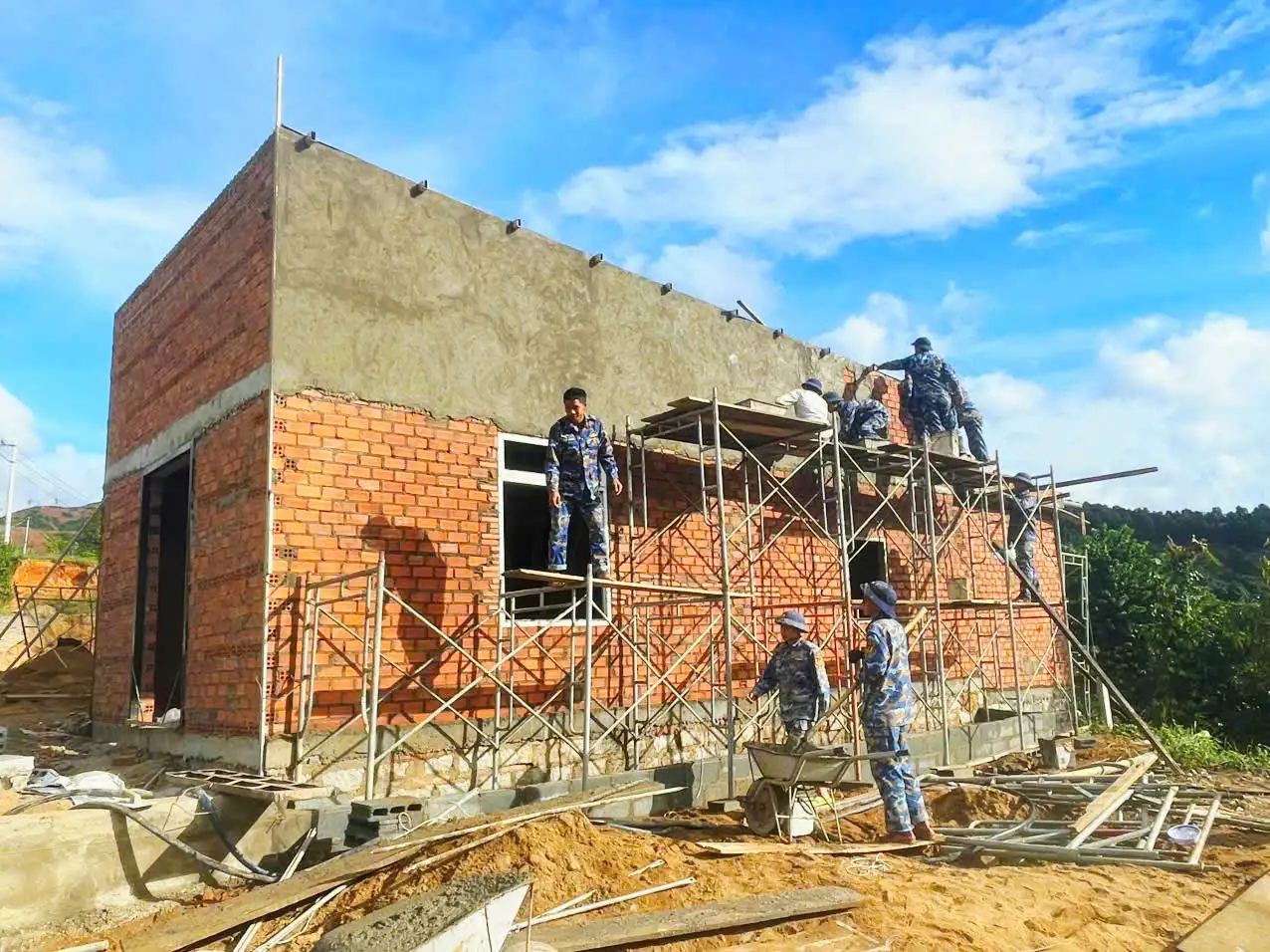 Từ đất liền đến đảo xa: Vùng 4 Hải quân thi đua lập thành tích chào mừng 81 năm Ngày thành lập Quân đội