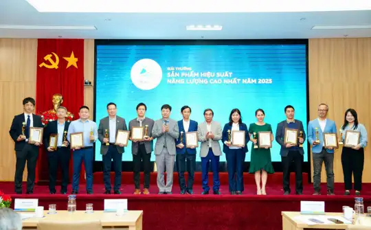 Bộ Công Thương vinh danh các doanh nghiệp, cá nhân đạt Giải thưởng hiệu quả năng lượng năm 2025