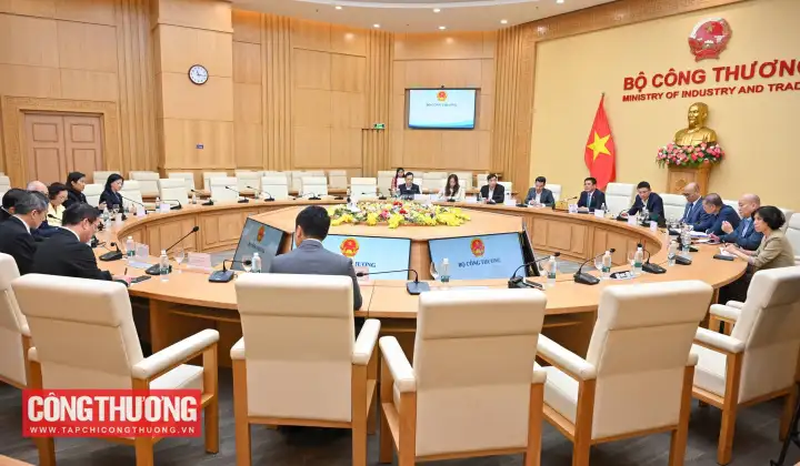 Bộ trưởng Nguyễn Hồng Diên làm việc với Tập đoàn ThaiBev