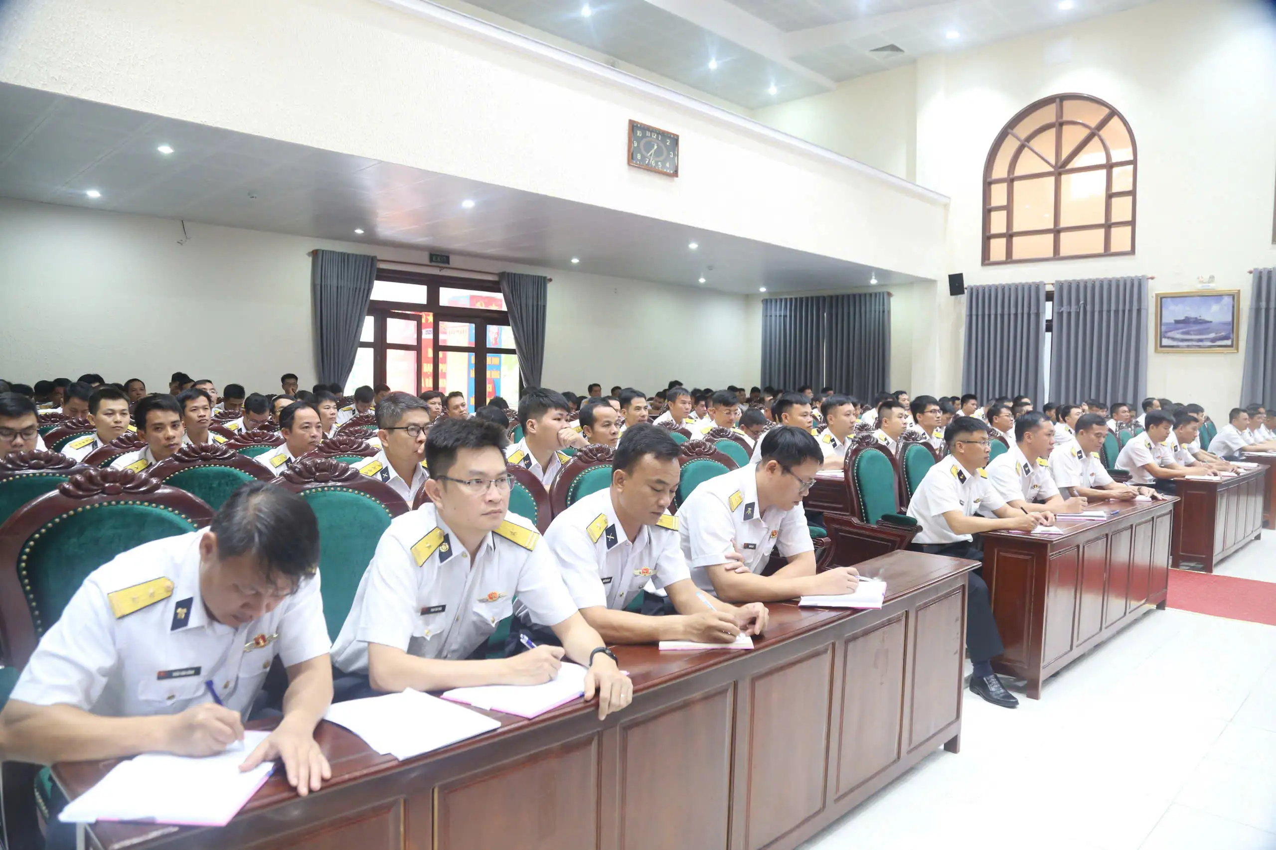 Đảng ủy Vùng 4 thông báo nhanh kết quả Hội nghị lần thứ 14 Ban Chấp hành Trung ương Đảng Khóa XIII