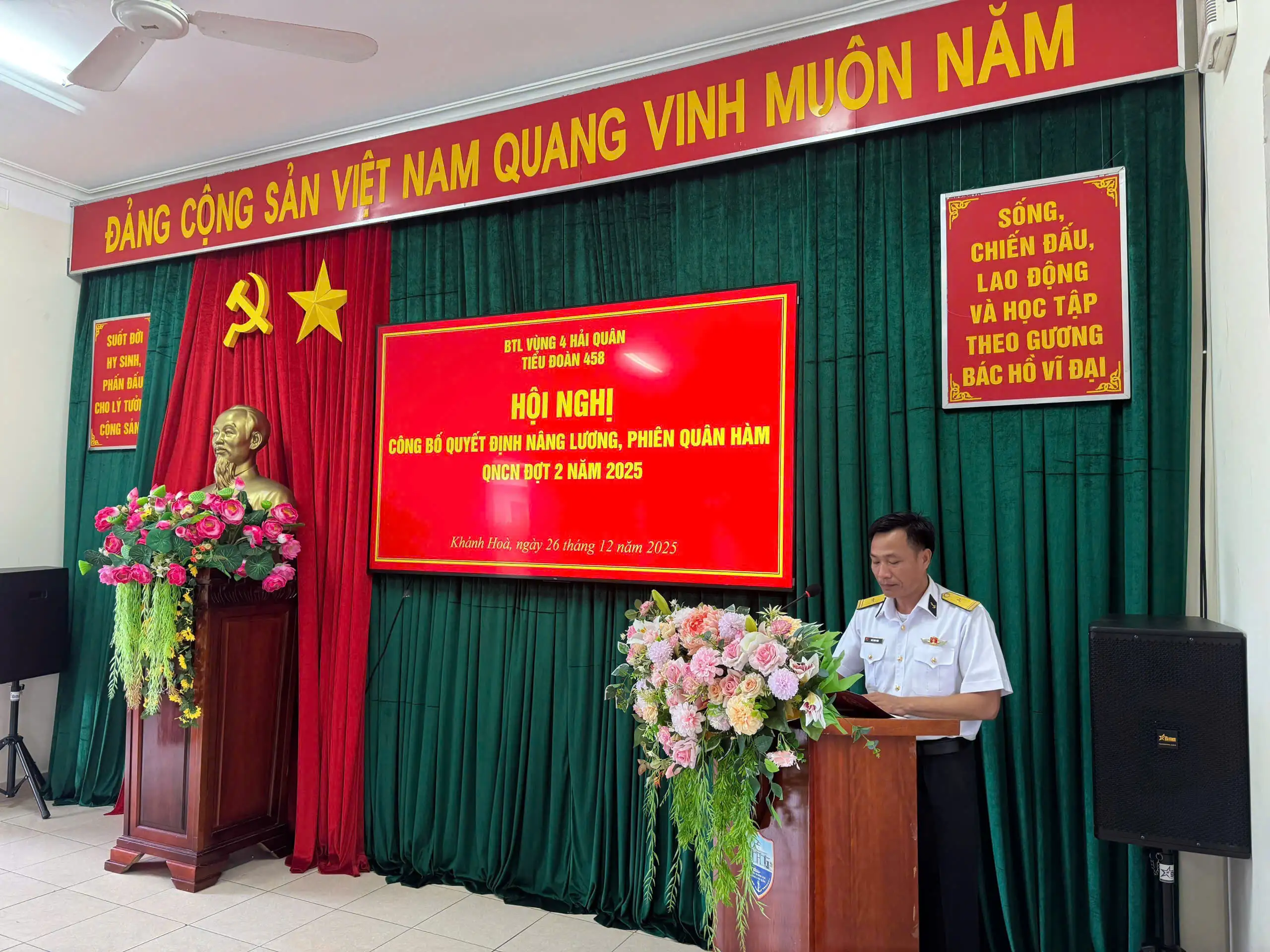 Tiểu đoàn 458, BTL Vùng 4 Hải quân Trao quyết định nâng lương, phiên quân hàm đợt 2 năm 2025