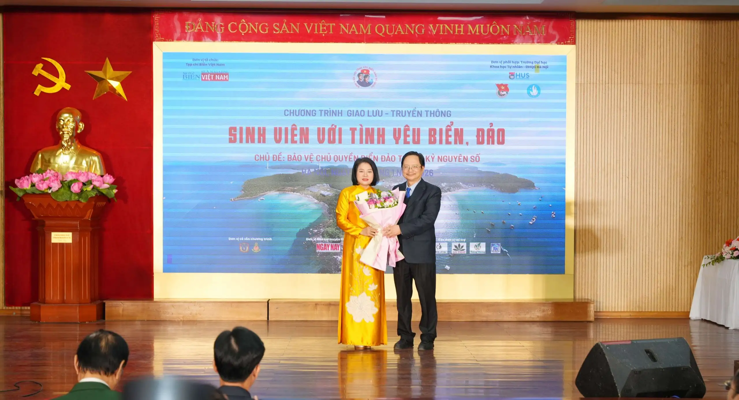 Tạp chí Biển Việt Nam kết nối sinh viên với nhiệm vụ bảo vệ chủ quyền biển, đảo trong kỷ nguyên số