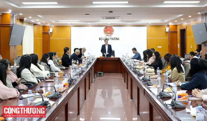 Thứ trưởng Nguyễn Sinh Nhật Tân: Công tác phòng vệ thương mại phải thích ứng kịp thời trong bối cảnh mới