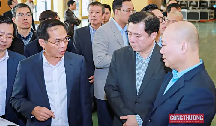 Tiến độ thi công Hội chợ Mùa Xuân lần thứ nhất năm 2026 đảm bảo đúng yêu cầu