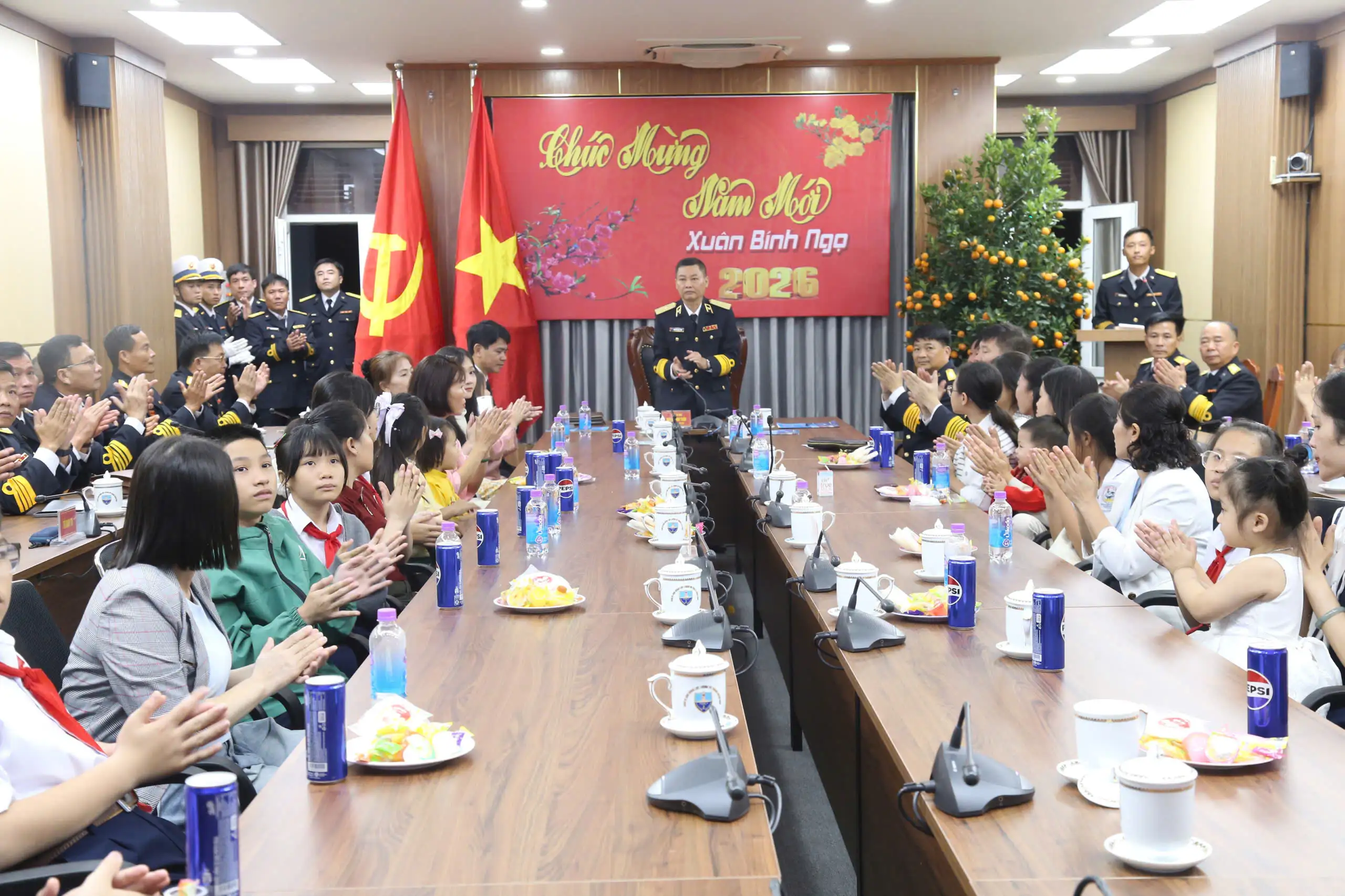 Bộ Tư lệnh Vùng 4 Hải quân tổ chức chúc Tết trực tuyến đến các đảo thuộc Quần đảo Trường Sa