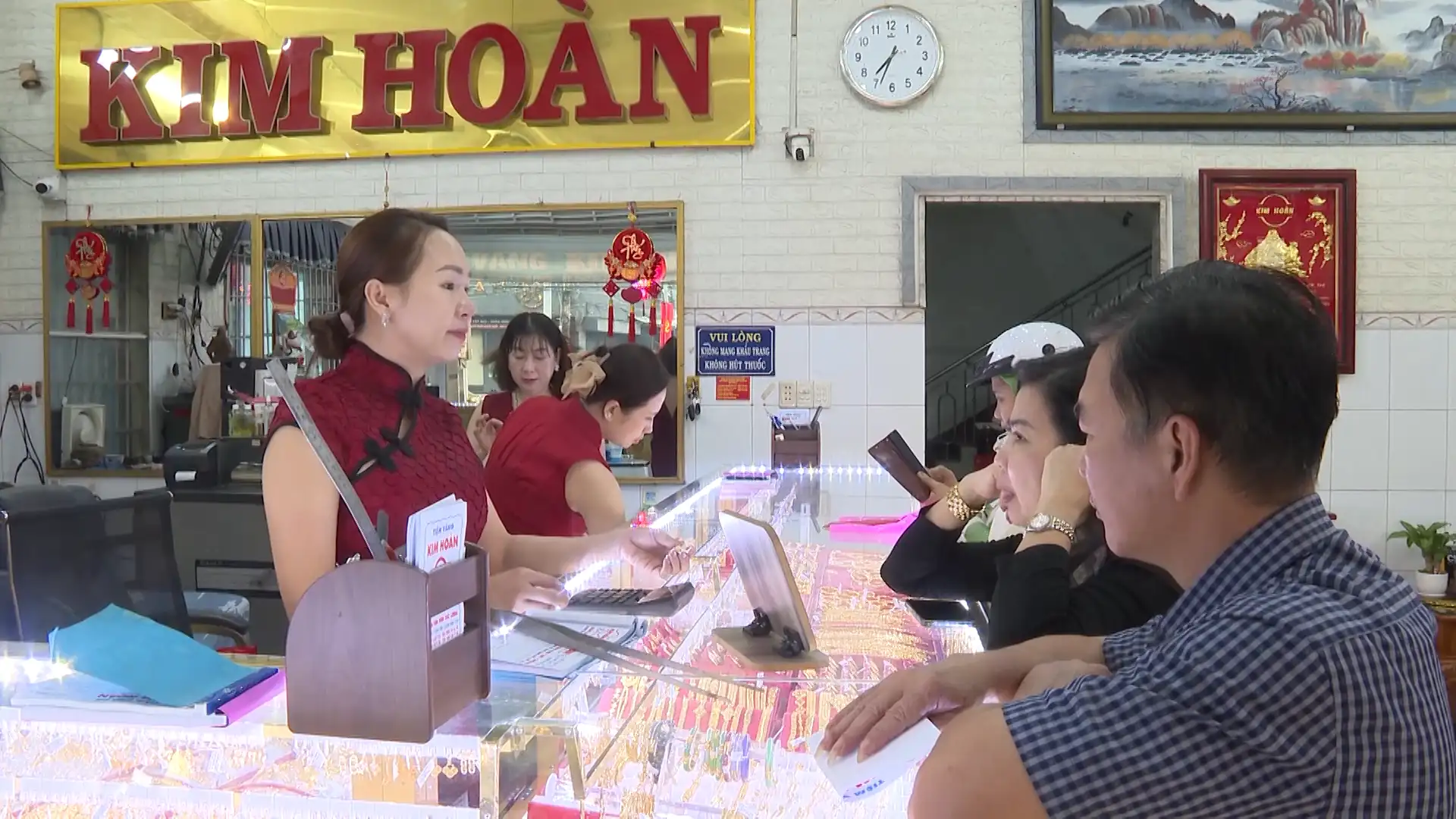 Chơn Thành: nhộn nhịp ngày vía Thần Tài