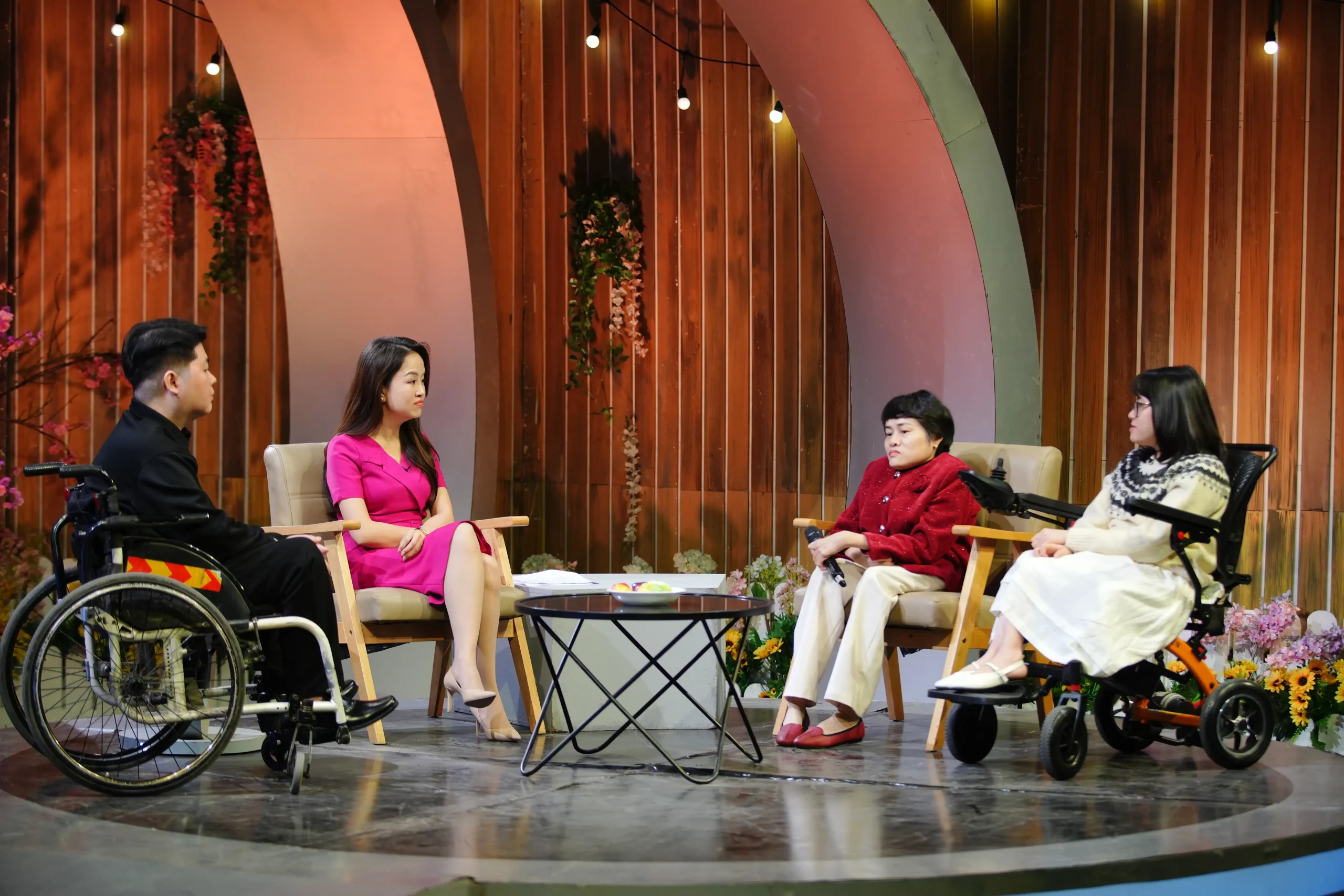 Hạnh phúc “vầng trăng khuyết”