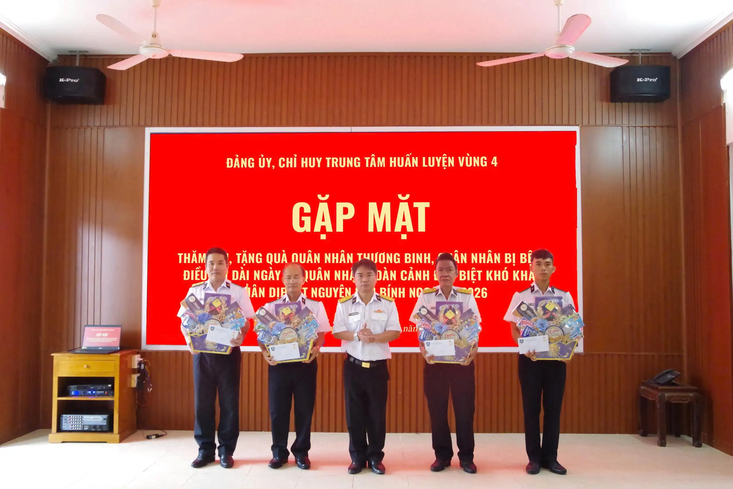 Trung tâm Huấn luyện Vùng 4 Hải quân: Nhiều hoạt động ý nghĩa chào mừng Xuân Bình Ngọ năm 2026