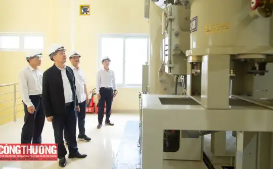 Bộ Công Thương kiểm tra công tác chuẩn bị cung cấp điện phục vụ Tết Bính Ngọ tại miền Trung