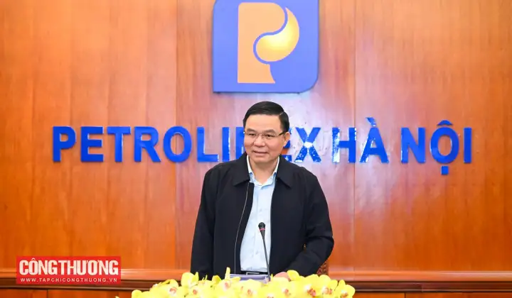 Quyền Bộ trưởng Lê Mạnh Hùng: Bảo đảm nguồn cung xăng dầu ổn định, liên tục trước, trong và sau Tết
