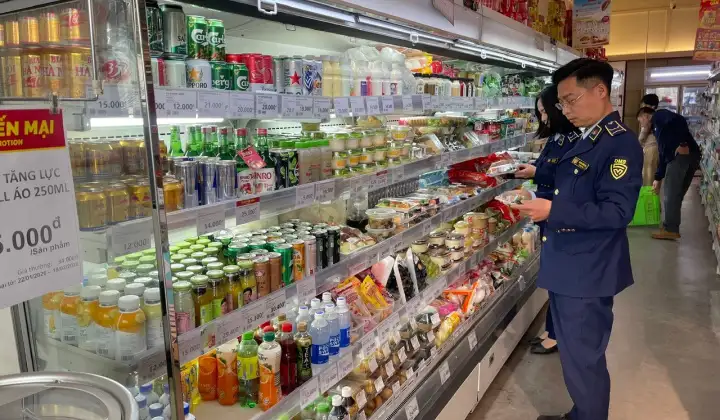 Hà Nội: Giá cả trong tầm kiểm soát, an toàn thực phẩm tại các chợ được siết chặt