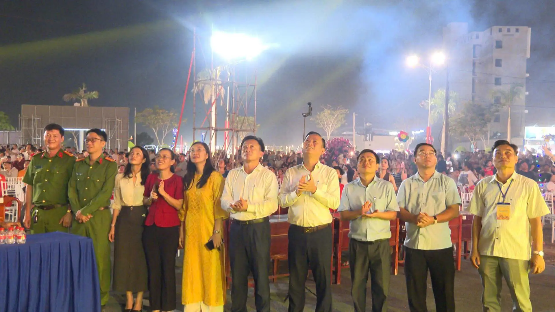 Chơn Thành: Tưng bừng văn nghệ đêm giao thừa và thưởng thức bắn pháo hoa xuân Bính Ngọ năm 2026