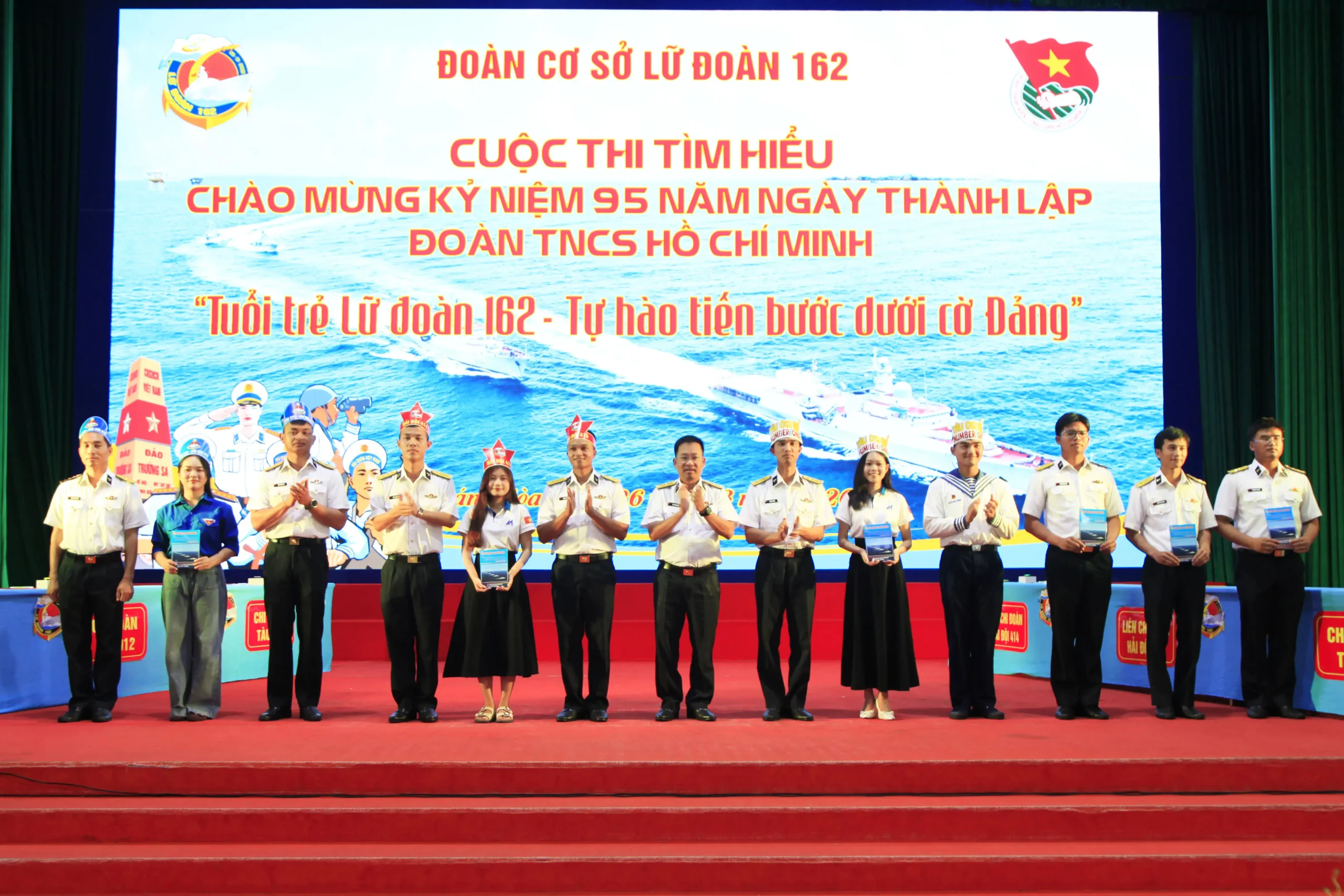 Ấn tượng Cuộc thi tìm hiểu “Tuổi trẻ Lữ đoàn 162 - Tự hào tiến bước dưới cờ Đảng” 2 Ấn tượng Cuộc thi tìm hiểu “Tuổi trẻ Lữ đoàn 162 – Tự hào tiến bước dưới cờ Đảng”
