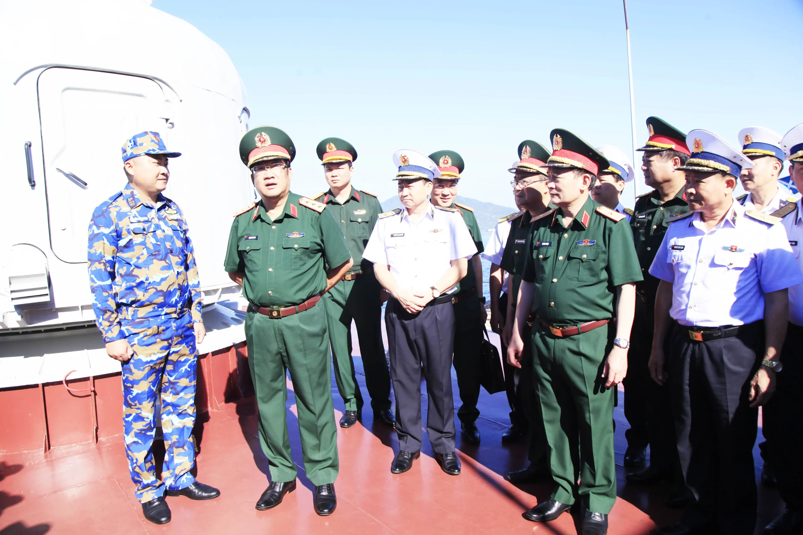 Thượng tướng Phạm Hoài Nam dự Lễ ra quân huấn luyện năm 2026 tại Lữ đoàn 162, Vùng 4 Hải quân.