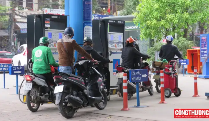 Thực hiện các giải pháp bảo đảm nguồn cung xăng dầu cho thị trường trong nước