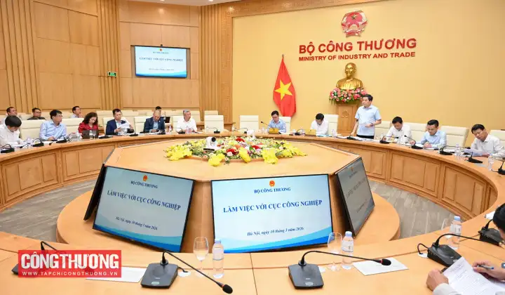 Hoàn thiện chiến lược phát triển công nghiệp, hướng tới mục tiêu tăng trưởng hai con số