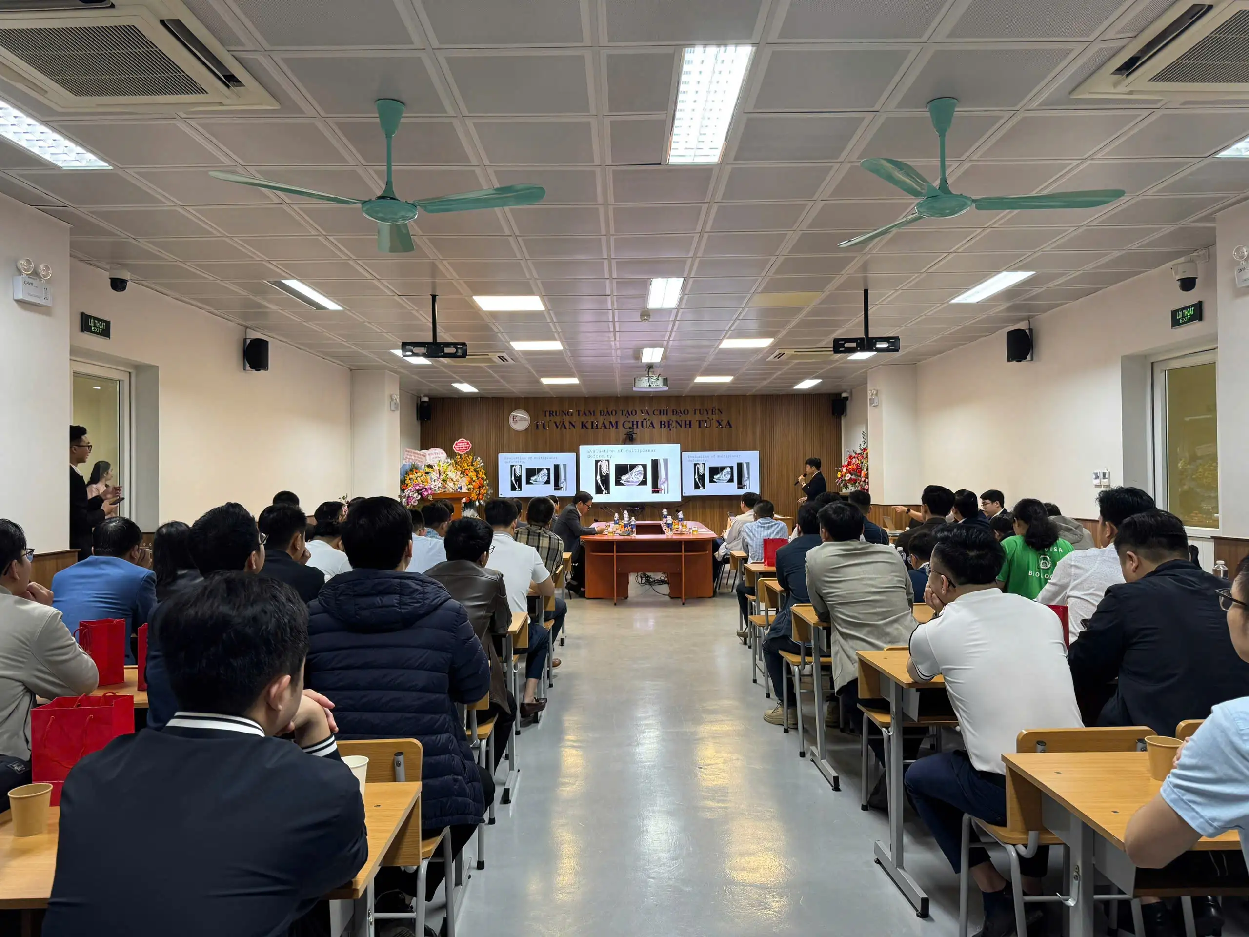 Hội thảo khoa học: “Xu thế mới trong phẫu thuật chấn thương chỉnh hình”