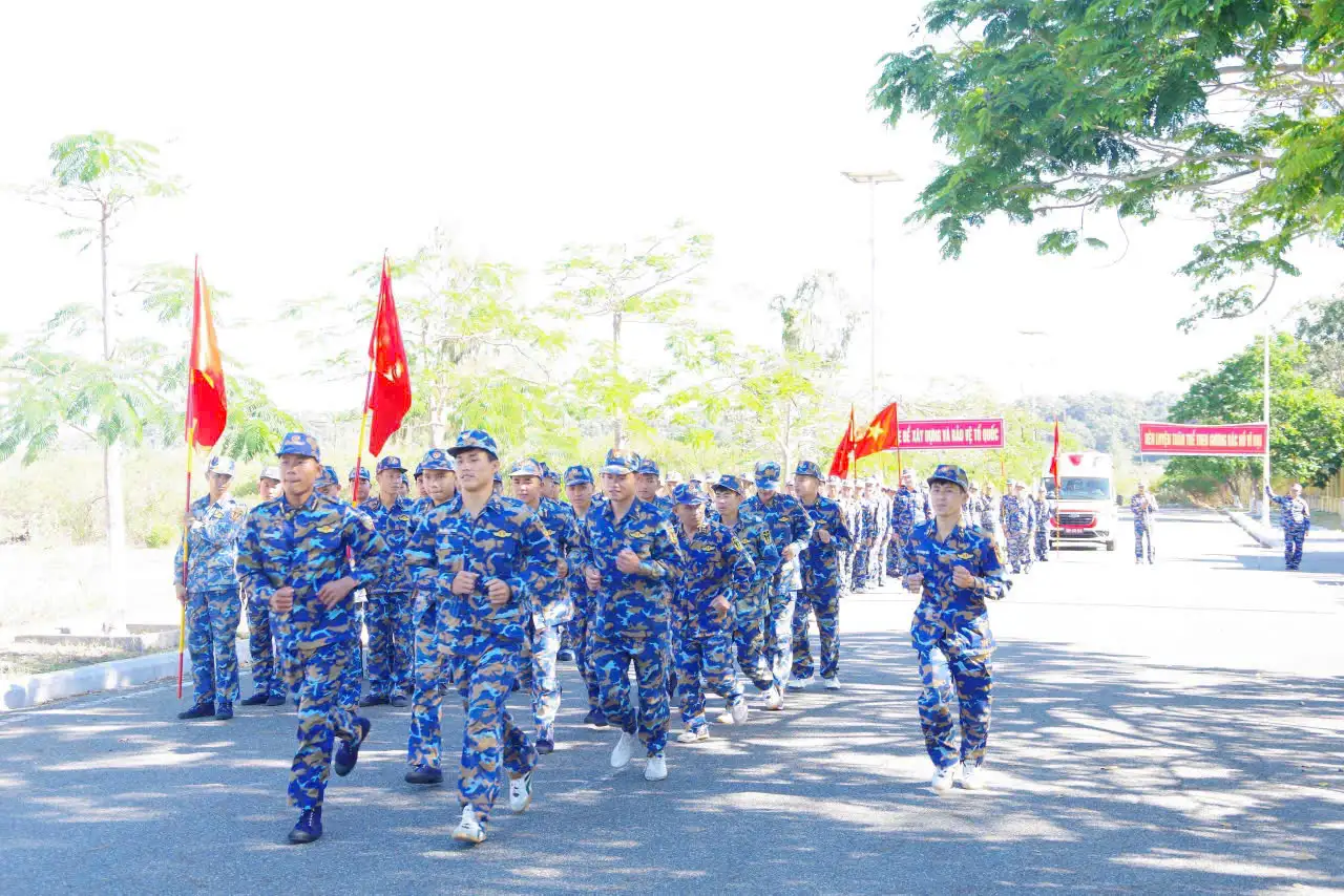 Các đơn vị của Vùng 4 Hải quân tổ chức Lễ ra quân huấn luyện năm 2026