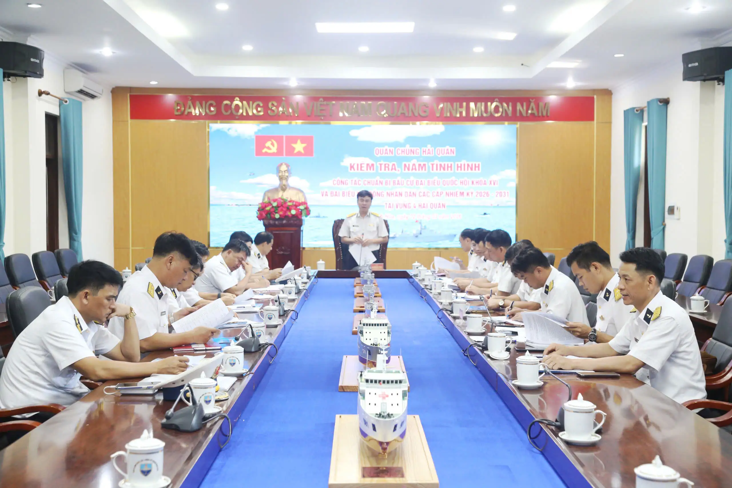 Đoàn kiểm tra số 4 của Quân chủng Hải quân kiểm tra công tác chuẩn bị bầu cử tại Vùng 4 Hải quân