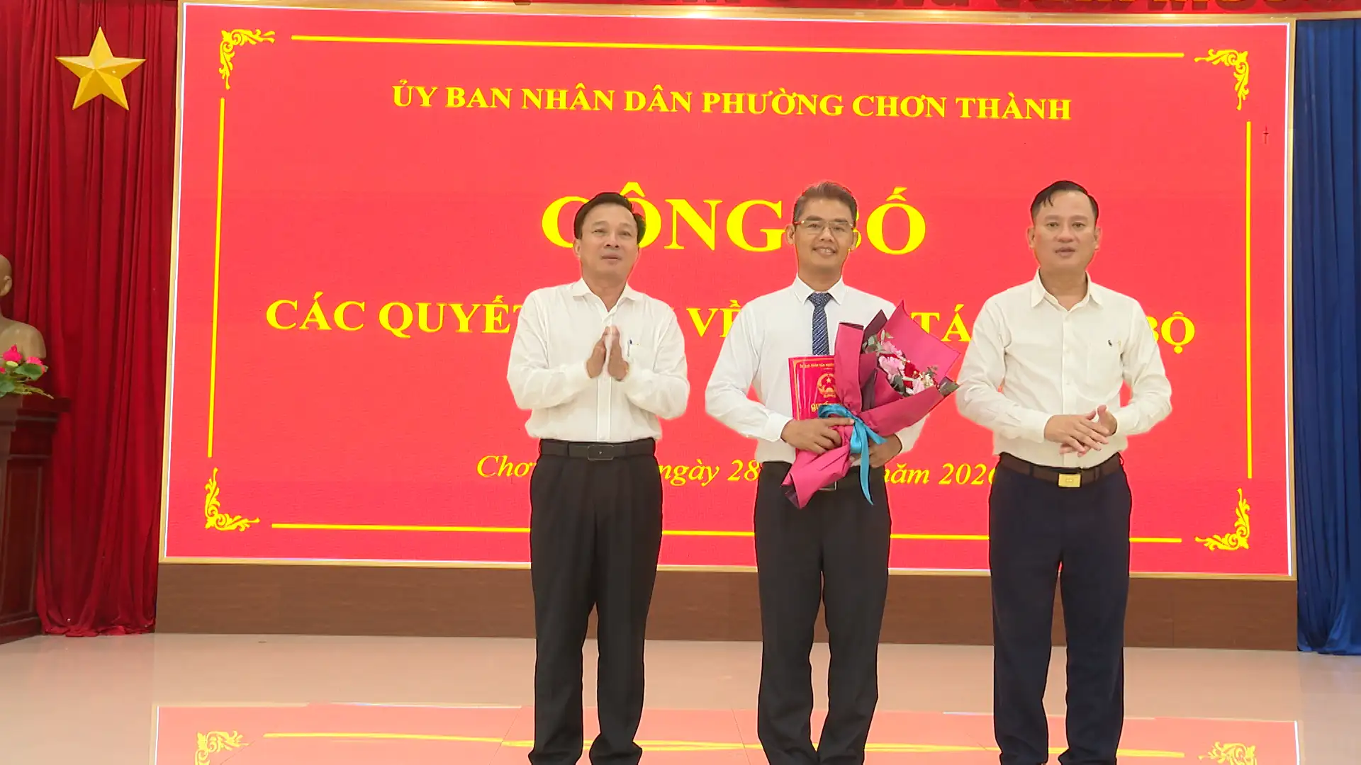 Chơn Thành: công bố các quyết định về công tác cán bộ