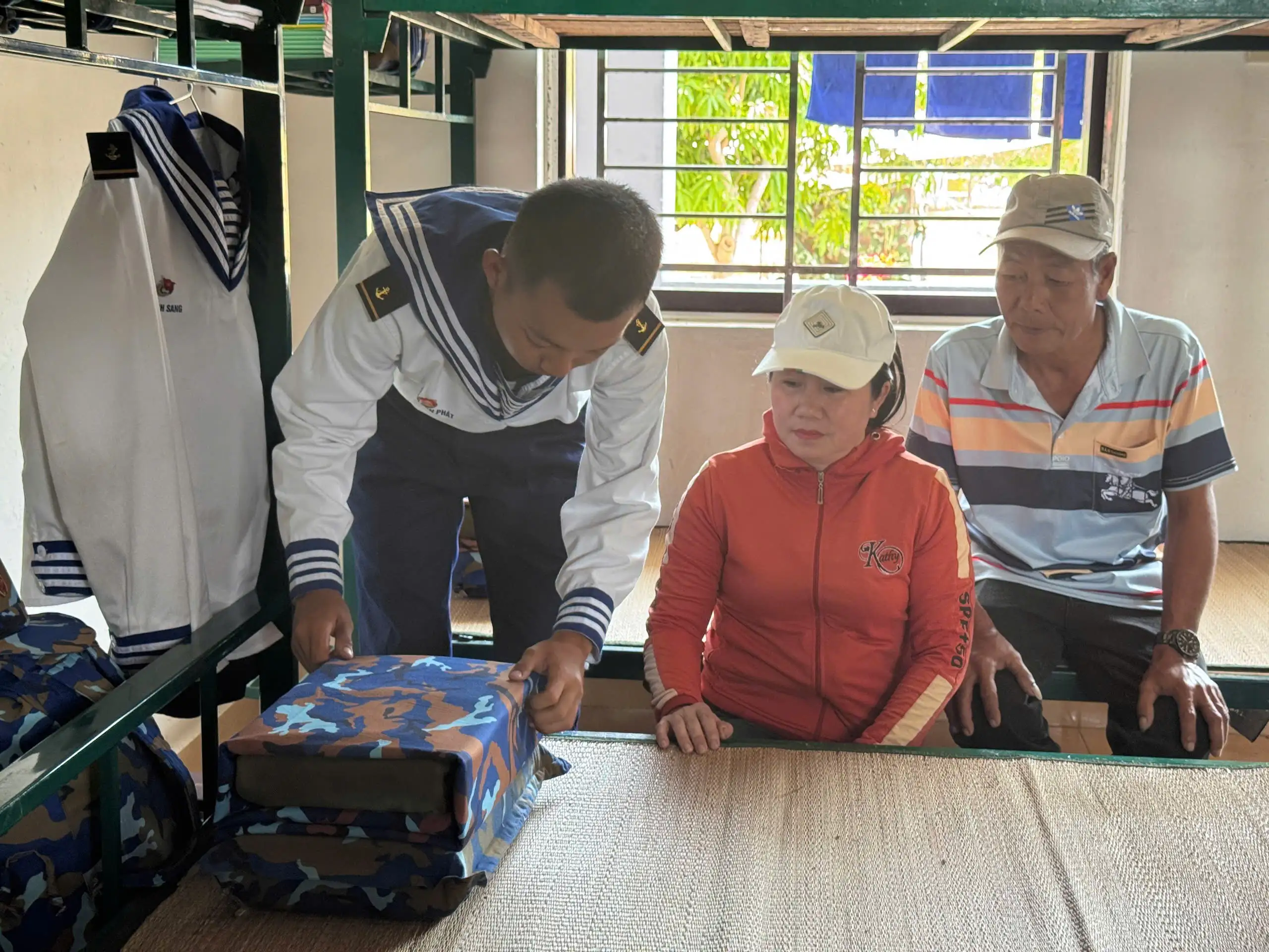 Bộ Tư lệnh Vùng 4 Hải quân đón tiếp thân nhân thăm chiến sĩ mới nhập ngũ năm 2026