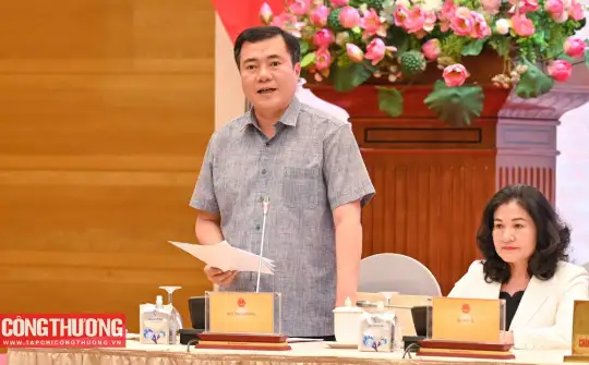 Bộ Công Thương: Đảm bảo nguồn cung xăng dầu và cung ứng điện phục vụ nhu cầu của người dân, doanh nghiệp